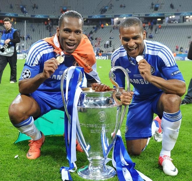  德罗巴在皇家马德里比赛中出色防守，势不可挡引发热议！-九游会